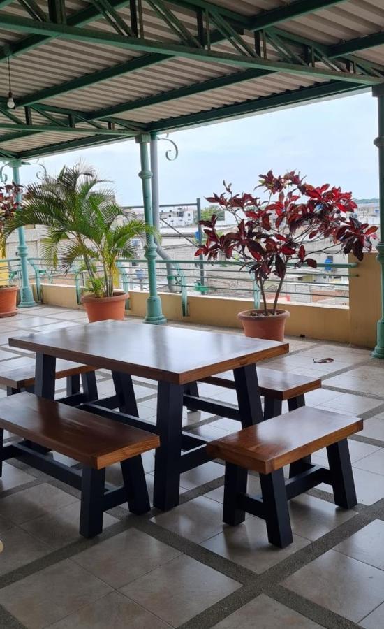 Hotel Hostal Solar Del Puerto Machala Zewnętrze zdjęcie